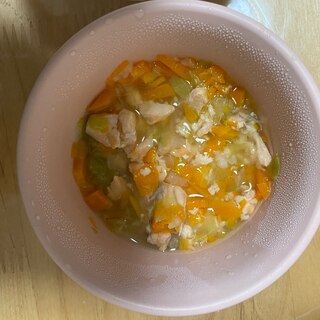 離乳食　鮭と野菜のスープ